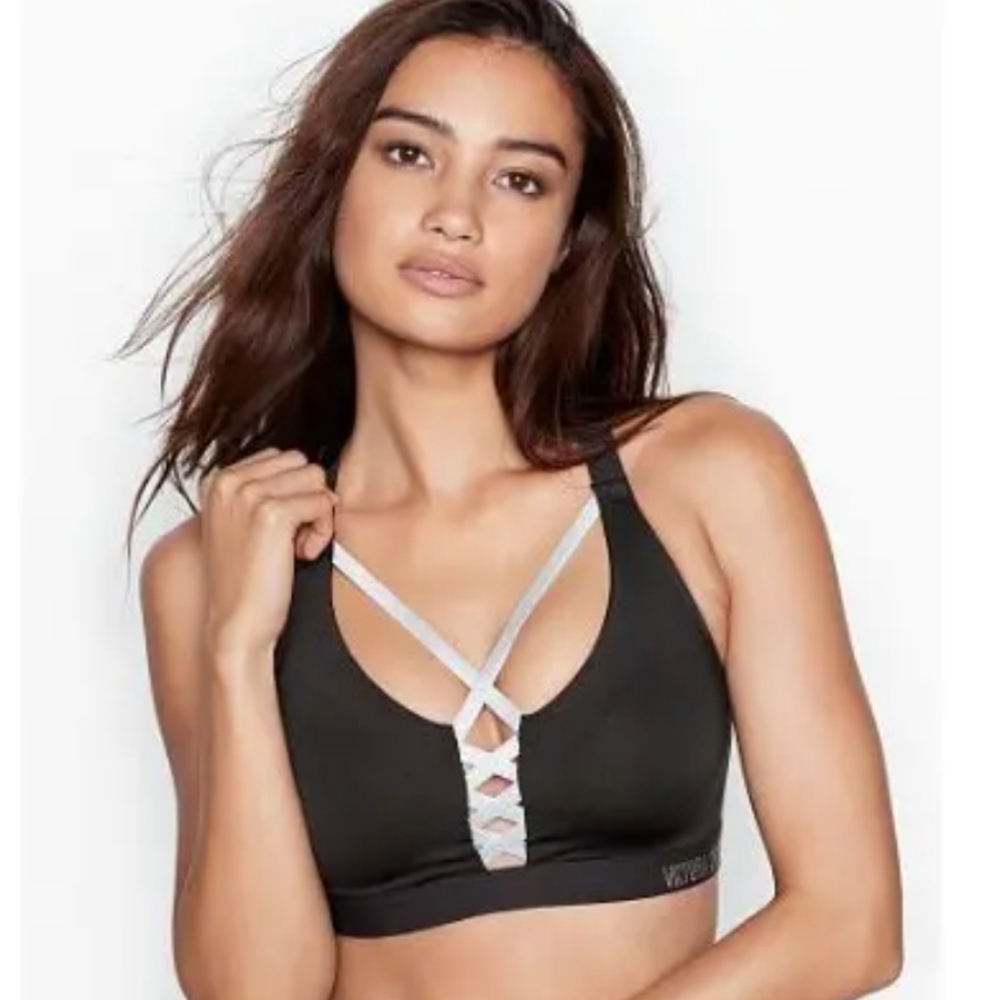 Victoria's Secret Sports Bra Incredible Lightweight Max 34A Strappy Black